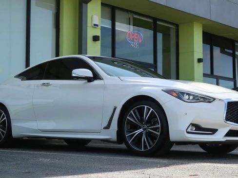 Used 2022 INFINITI Q60 3.0t Luxe w/ Essential Package RWD image 5