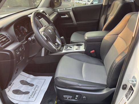 Certified 2021 Toyota 4Runner SR5 Premium w/ Moonroof Package AWD/4WD image 10