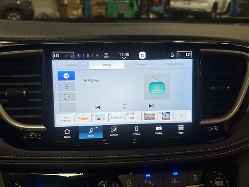 Used 2026 Chrysler Pacifica Select AWD/4WD image 20