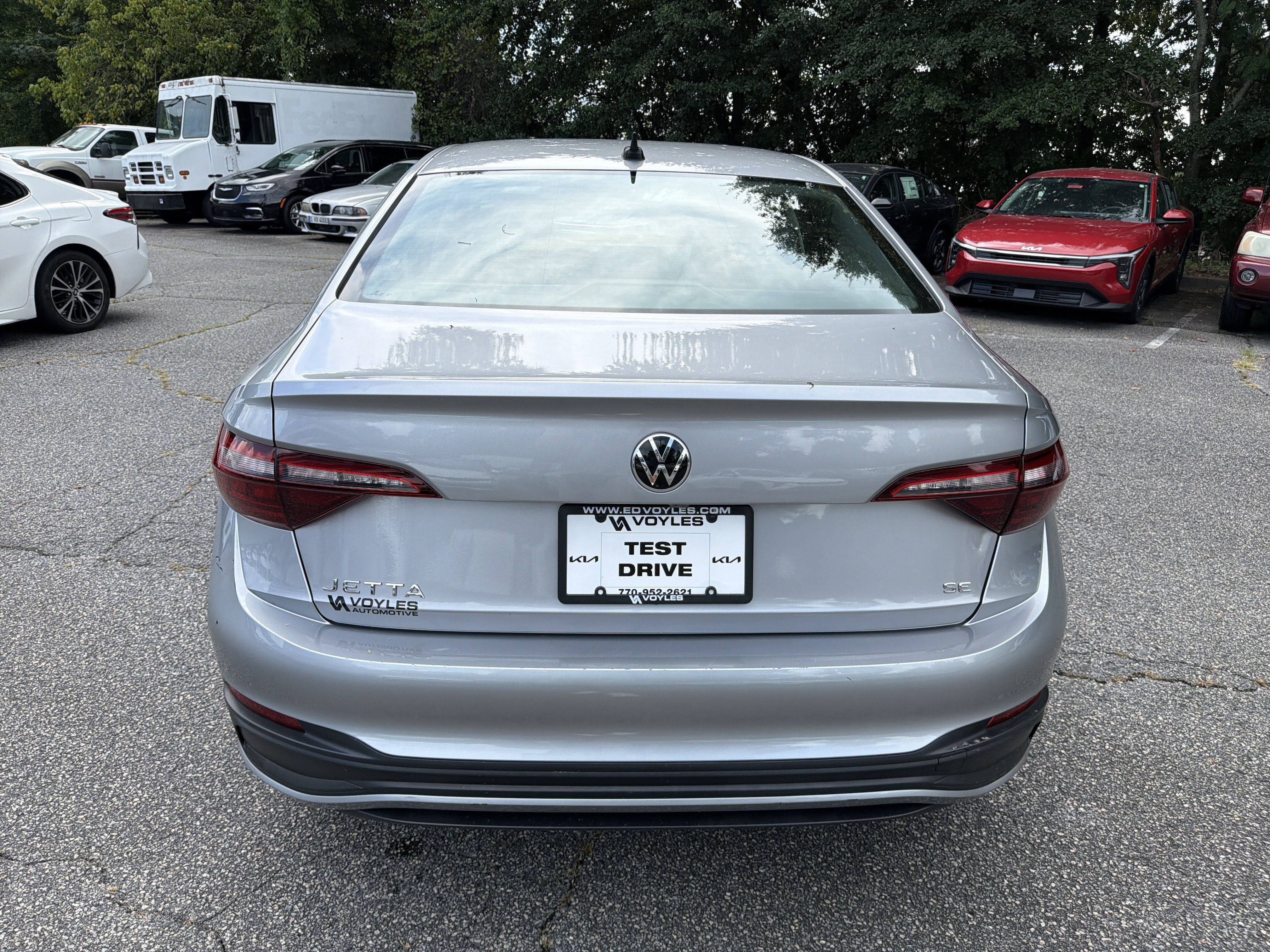 Used 2024 Volkswagen Jetta SE FWD image 6
