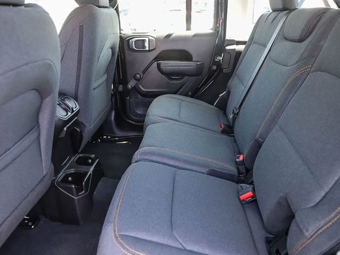 Used 2024 Jeep Wrangler Unlimited Sport AWD/4WD image 18