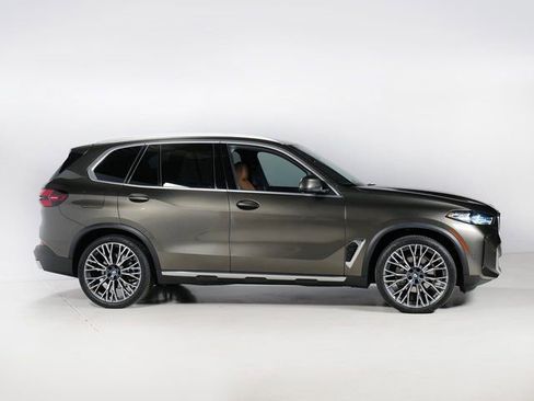 Used 2024 BMW X5 xDrive40i w/ Premium Package AWD/4WD image 8