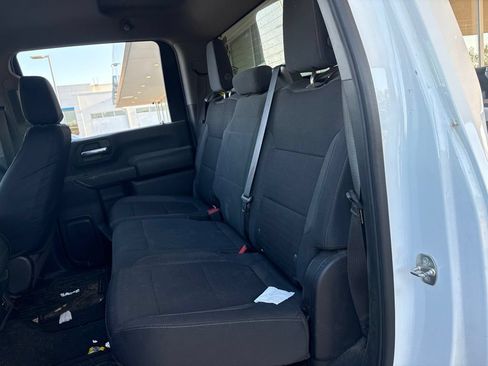 Used 2022 Chevrolet Silverado 2500 Custom w/ Custom Value Package AWD/4WD image 7