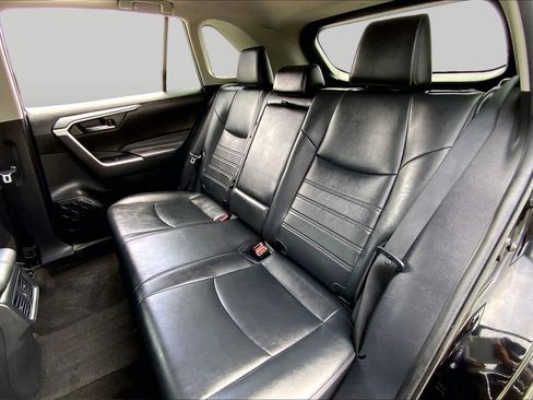 Used 2021 Toyota RAV4 XLE Premium FWD image 20