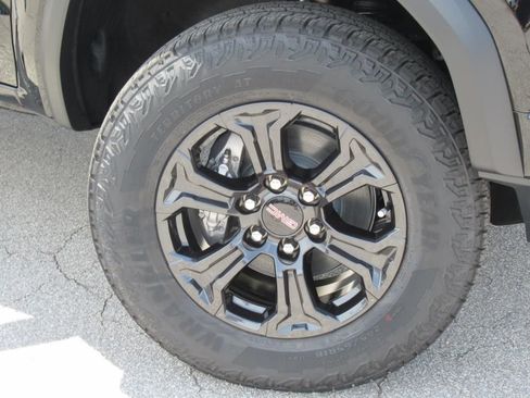 New 2025 GMC Canyon Elevation w/ Convenience Package image 7