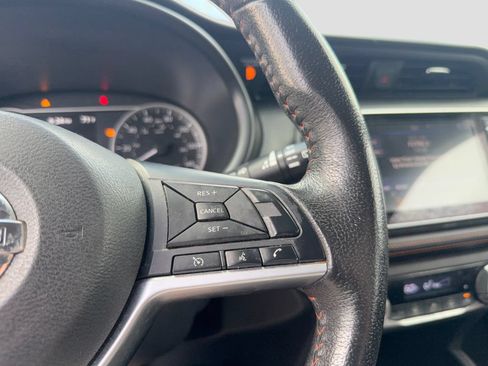 Used 2018 Nissan Kicks SR FWD image 14