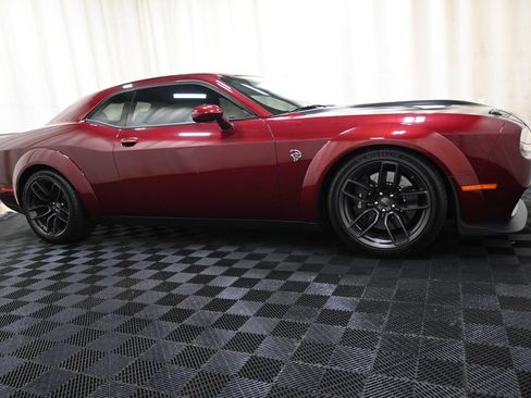 Used 2018 Dodge Challenger SRT Hellcat RWD image 15
