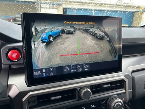 Used 2025 Toyota 4Runner TRD Off-Road Premium image 19