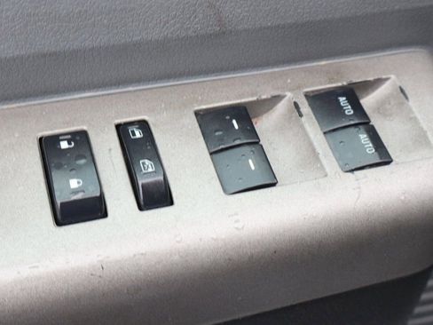 Used 2016 Ford F650 2WD Crew Cab Super Duty image 22