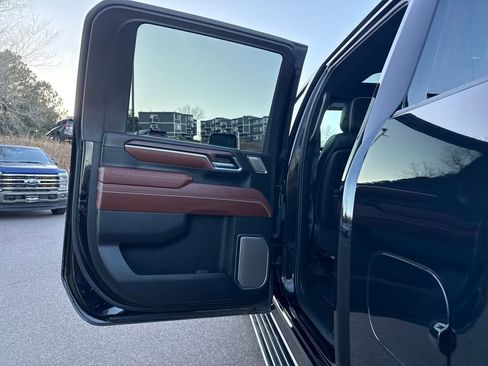 Used 2024 GMC Sierra 2500 Denali Ultimate image 20