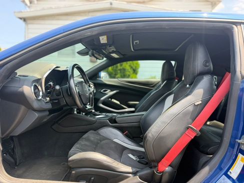 Used 2023 Chevrolet Camaro LT RWD image 23