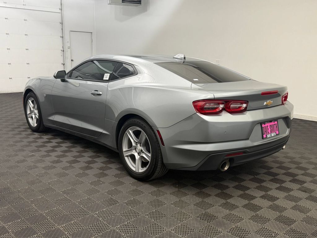 Used 2023 Chevrolet Camaro LT RWD image 3
