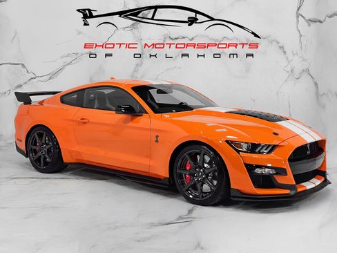 Used 2021 Ford Mustang Shelby GT500 w/ Carbon Fiber Track Pack image 1