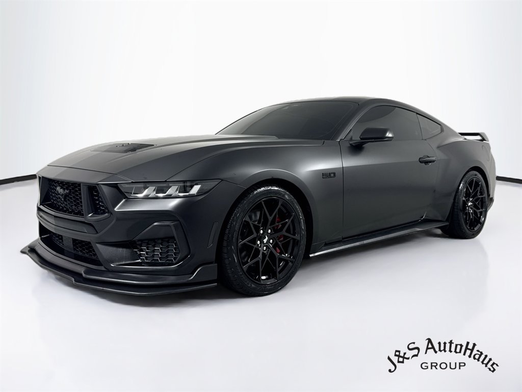 Used 2024 Ford Mustang GT RWD image 3