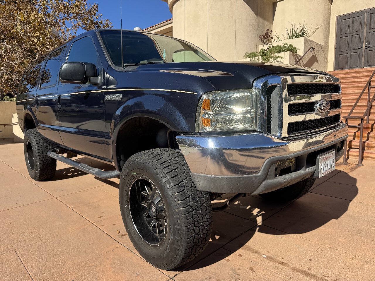 Used 2000 Ford Excursion XLT RWD image 1