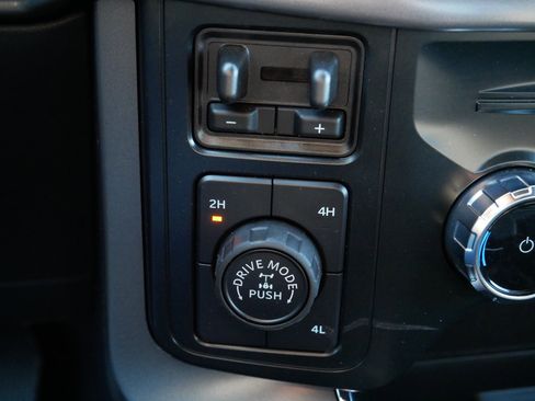 Used 2025 Ford F150 XLT w/ Equipment Group 302A MID image 30