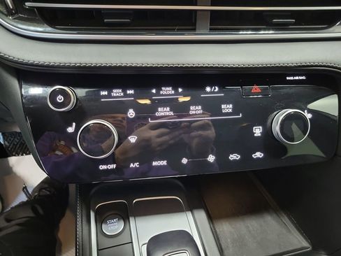 Used 2024 INFINITI QX60 Luxe image 42