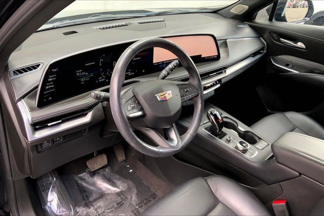 Used 2024 Cadillac XT4 Premium Luxury AWD/4WD image 13