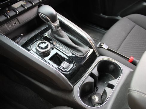 Used 2024 GMC Canyon Elevation w/ Convenience Package image 25