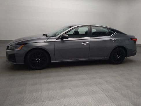 Used 2024 Nissan Altima 2.5 S FWD image 2