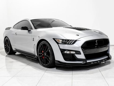 Used 2021 Ford Mustang Shelby GT500 w/ Technology Package image 3