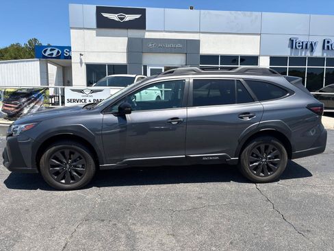 Used 2023 Subaru Outback Onyx Edition XT AWD/4WD image 4