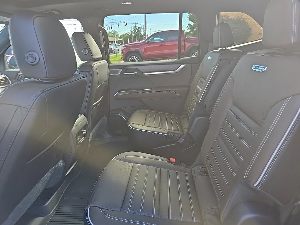 New 2027 GMC Acadia Denali Ultimate w/ LPO, Floor Liner Package AWD/4WD image 16