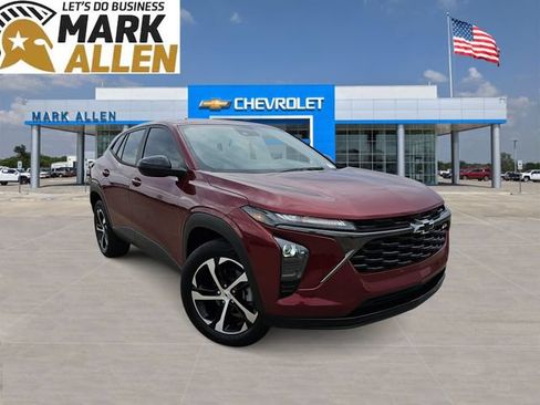 Used 2024 Chevrolet Trax RS w/ Driver Confidence Package FWD image 1