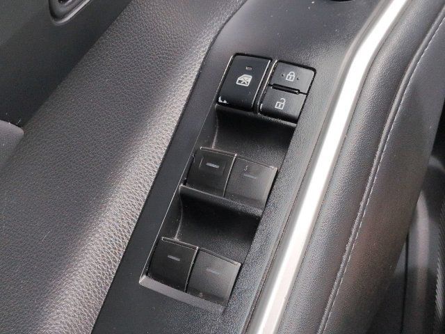 Used 2022 Toyota Highlander XLE FWD image 24