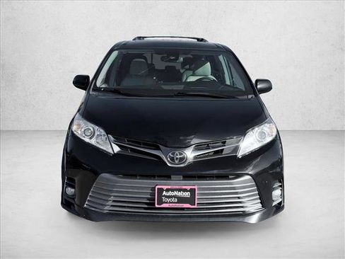 Used 2020 Toyota Sienna XLE image 14