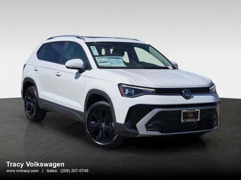New 2026 Volkswagen Taos SE image 1
