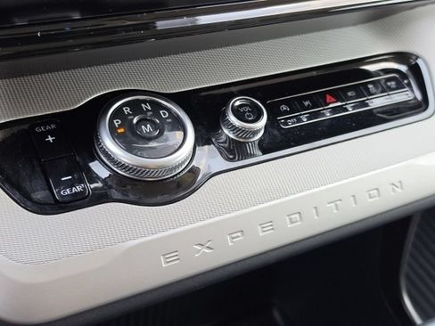 Used 2025 Ford Expedition Active RWD image 28