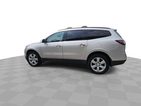 Used 2016 Chevrolet Traverse LT w/ Style and Technology Package FWD image 6