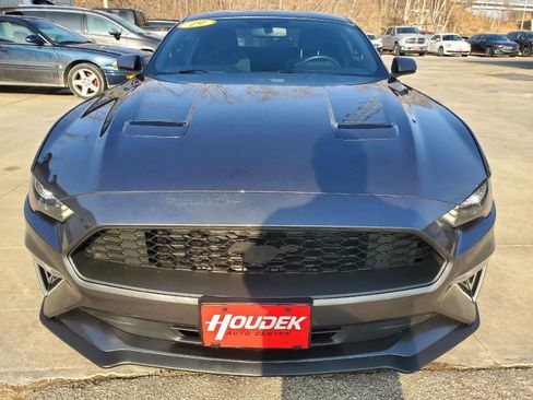 Used 2019 Ford Mustang Coupe w/ Equipment Group 101A image 2