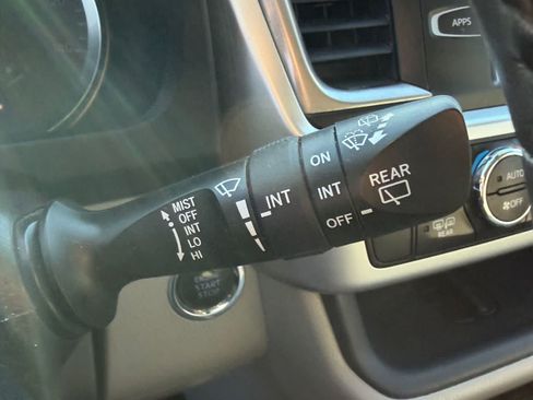 Used 2018 Toyota Highlander XLE FWD image 13
