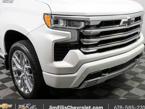 Used 2023 Chevrolet Silverado 1500 High Country w/ High Country Premium Package AWD/4WD image 36