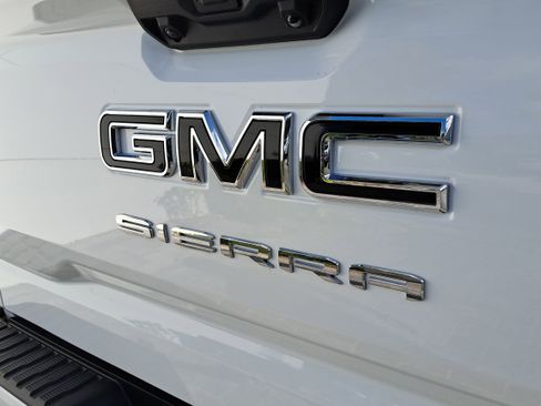 New 2025 GMC Sierra 1500 Elevation w/ LPO, Elevation Black Package image 8