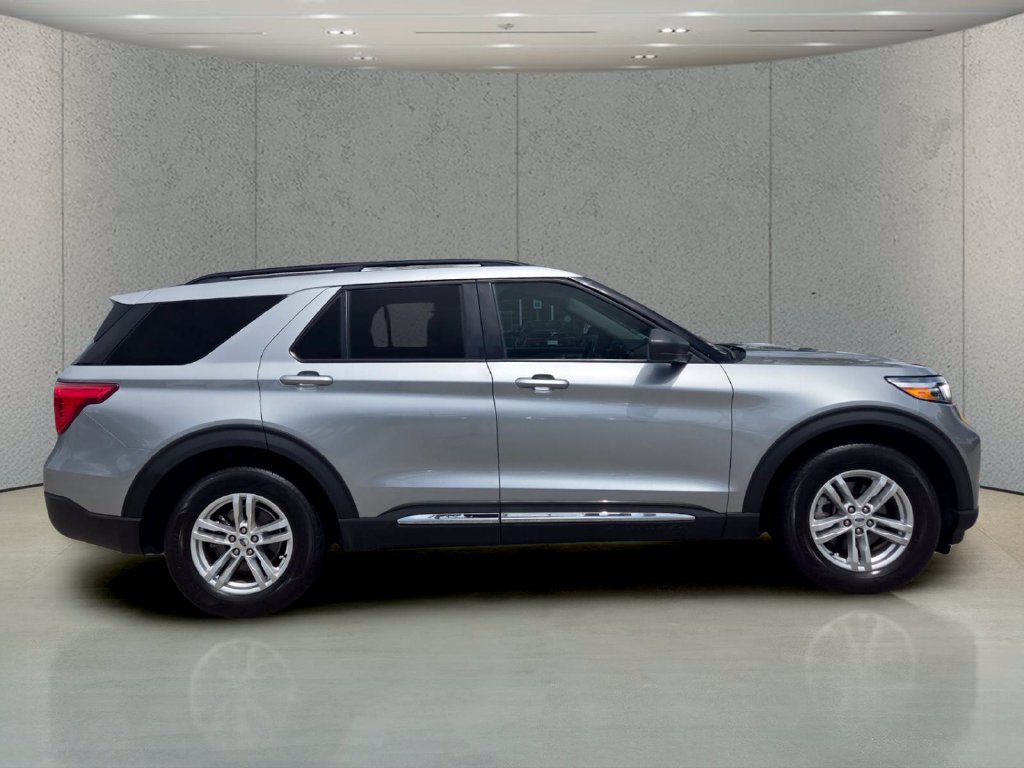 Used 2023 Ford Explorer XLT RWD image 6
