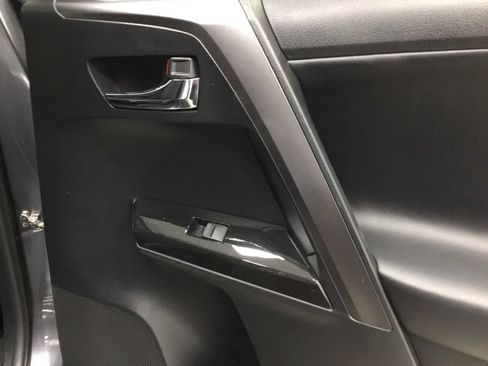Used 2017 Toyota RAV4 SE AWD/4WD image 20