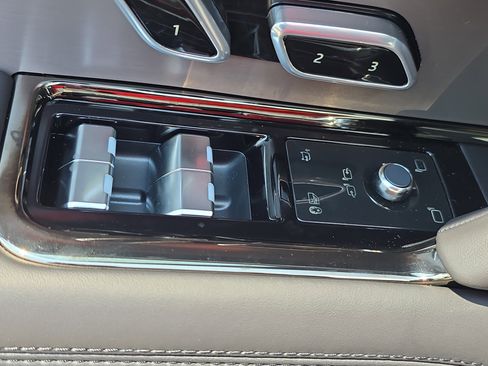 New 2025 Land Rover Range Rover Sport Dynamic SE image 28