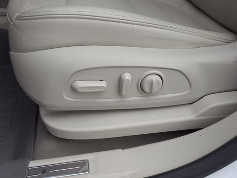 Used 2023 GMC Acadia Denali w/ Denali Ultimate Package image 11