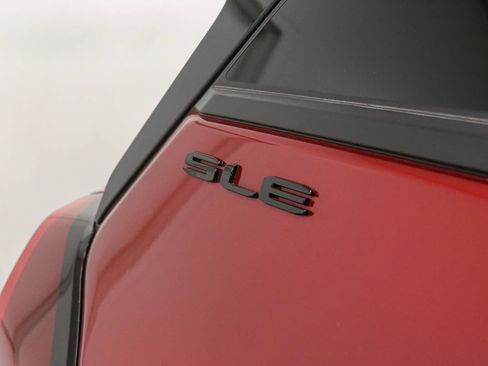 Used 2023 GMC Terrain SLE w/ Driver Convenience Package AWD/4WD image 9
