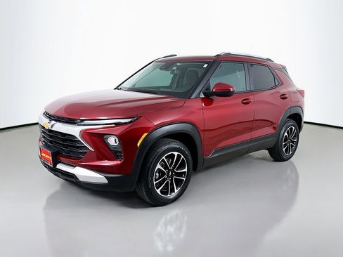 Used 2024 Chevrolet TrailBlazer LT w/ Driver Confidence Package AWD/4WD image 3
