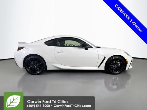 Used 2025 Toyota GR86 Premium w/ ALL Weather Mat Package (TMS) RWD image 18