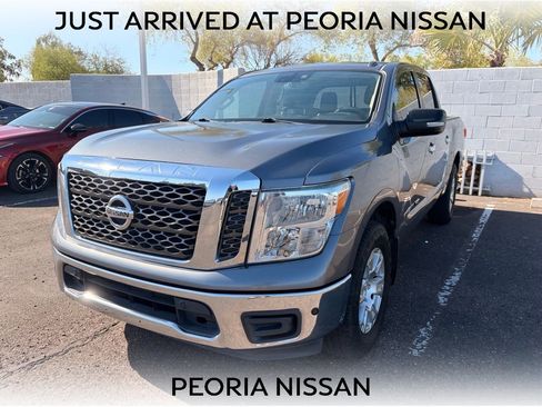 Used 2018 Nissan Titan SV w/ SV Convenience Package RWD image 1