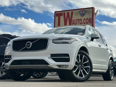 Used 2018 Volvo XC90 T5 Momentum w/ Convenience Package image 1