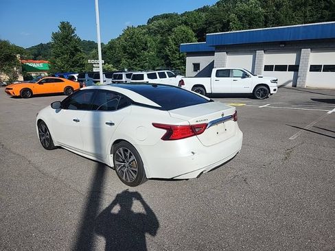 Used 2017 Nissan Maxima 3.5 SL w/ Interior Lighting Package FWD image 7