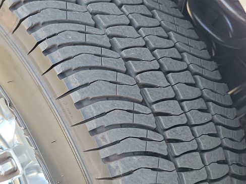 Certified 2019 Ford F350 Platinum w/ Platinum Ultimate Package AWD/4WD image 17