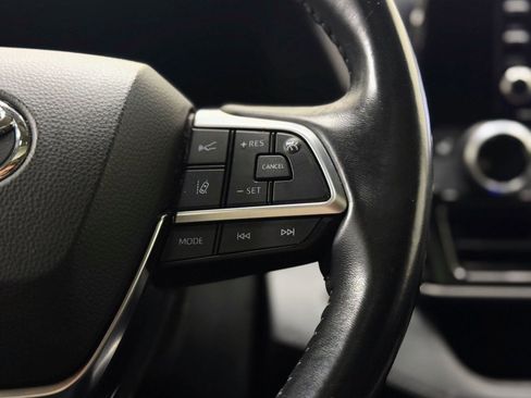 Used 2020 Toyota Highlander XLE image 21