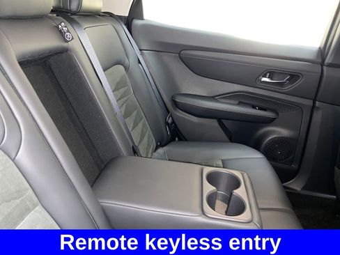 Used 2023 Nissan Ariya AWD image 10